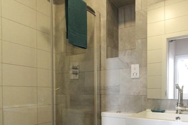 2 bed house, Howard Gardens, Adamstown, Cardiff, CF240EF - Image 12